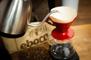 Preparando café con Eboca: el café de filtro con V60. La sencillez a merced de un buen café.